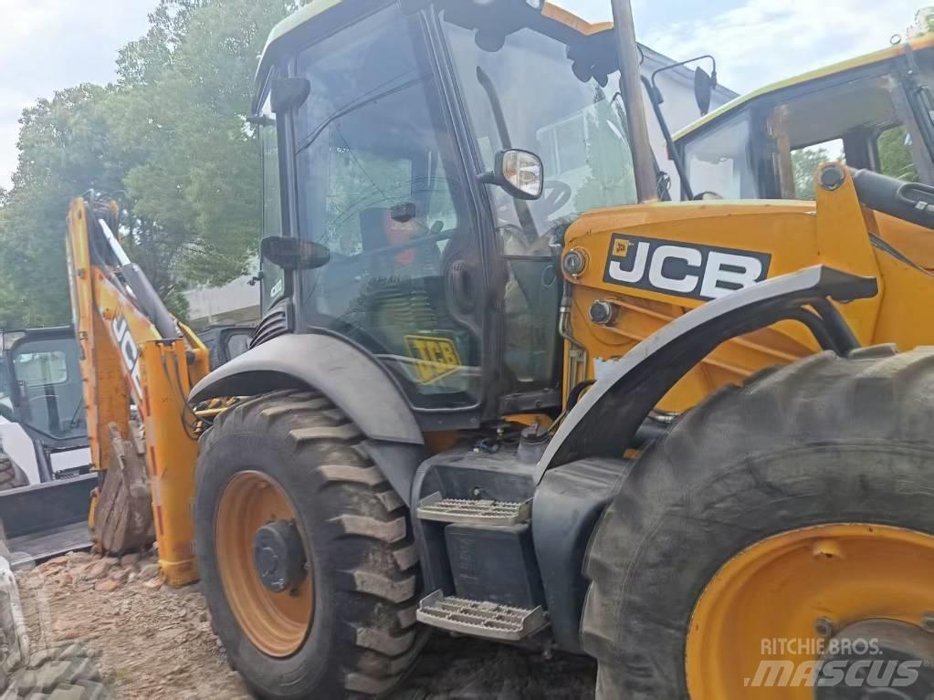 JCB 4CX Товарач със заден ексватор