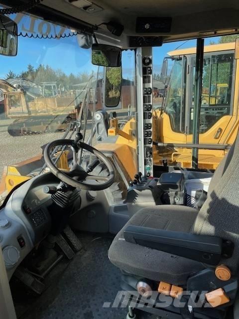 Volvo L120F Колесни товарачи