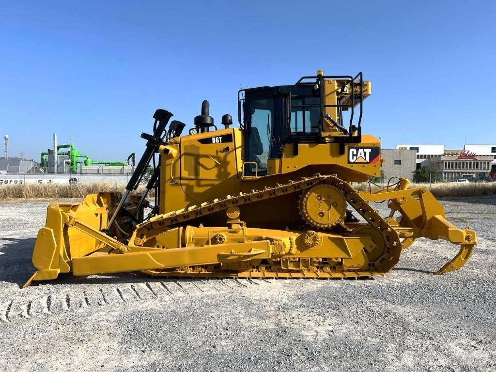 CAT D 6 T Верижни булдозери
