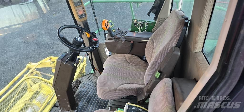 John Deere 7400 Самоходни фуражири