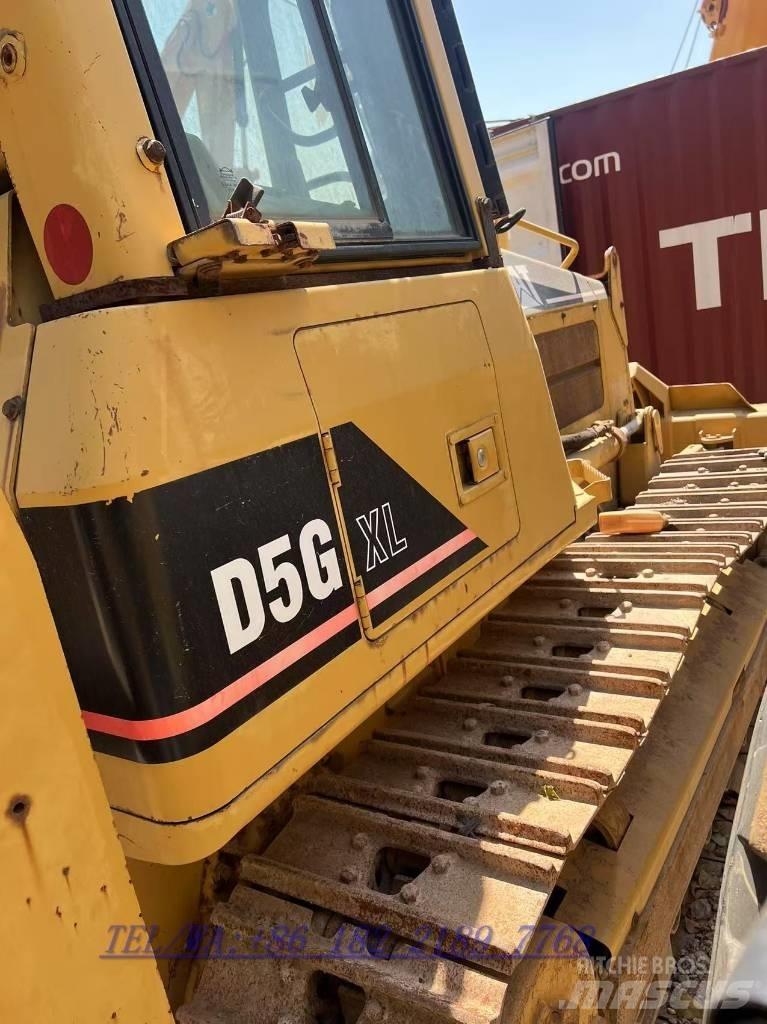 CAT D5G Верижни булдозери
