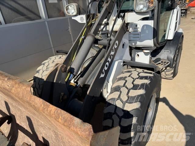 Volvo L 25 F Колесни товарачи