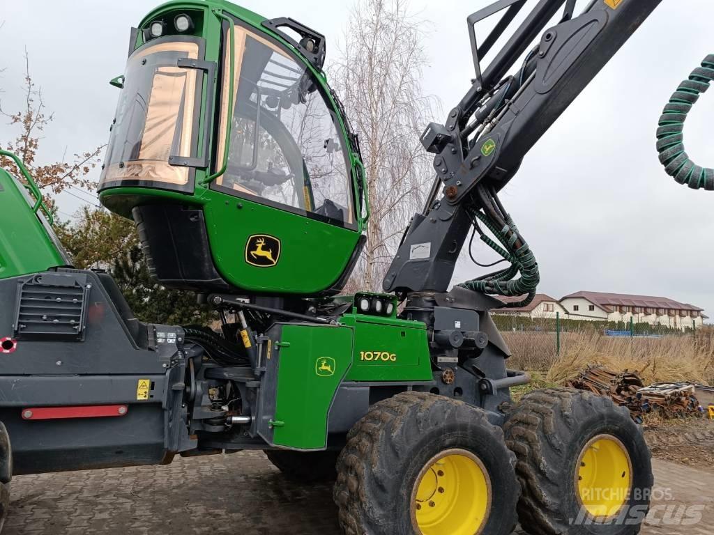 John Deere 1070G Харвестери