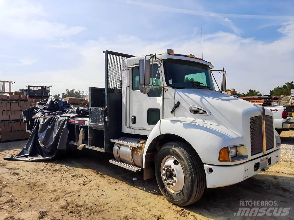 Kenworth T 300 Бордови