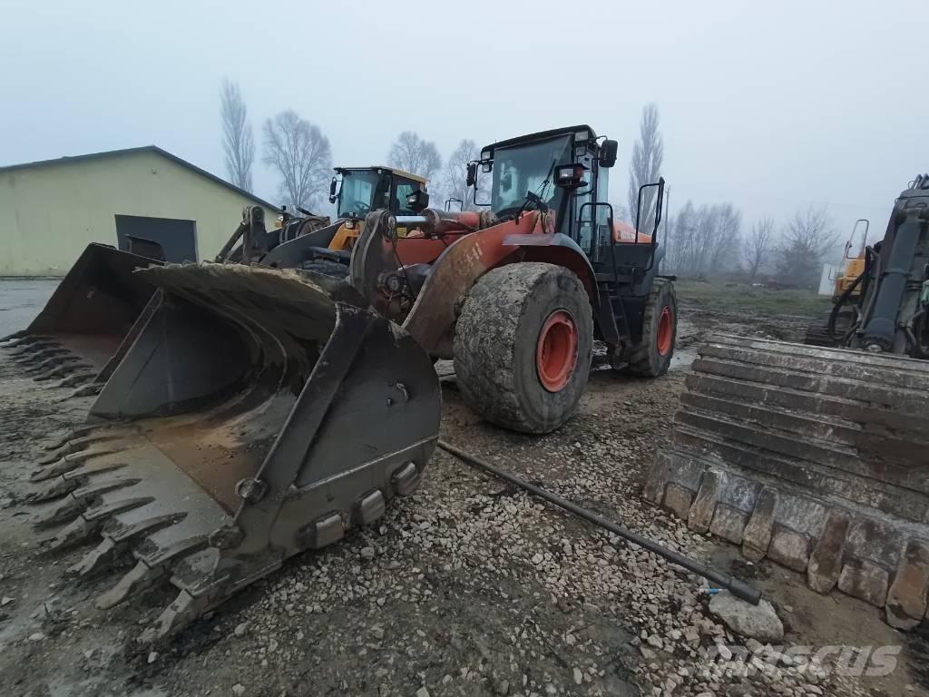 Hitachi ZW 310 Колесни товарачи