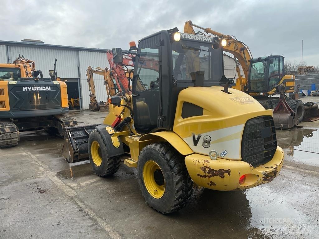 Yanmar V8 (26697) Колесни товарачи