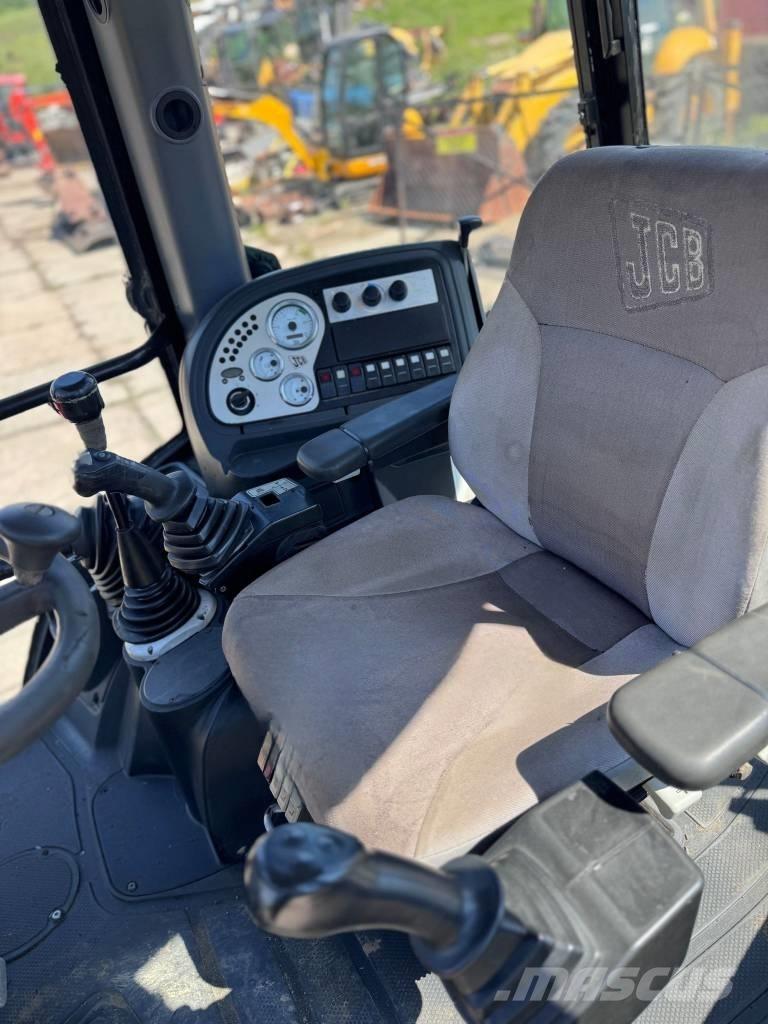 JCB 3 CX Товарач със заден ексватор