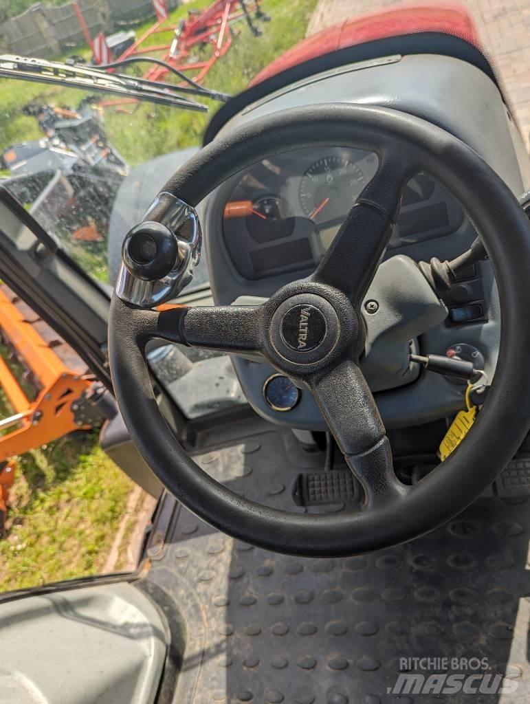 Valtra N 103.4 Трактори