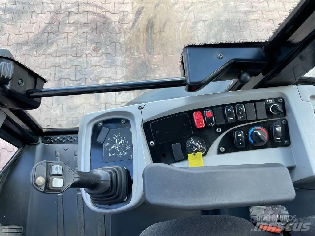 CAT 906 M Колесни товарачи