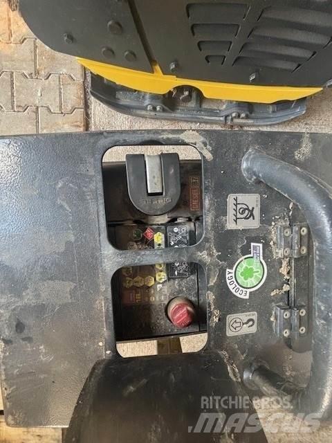 Bomag BPR35/60 D Уплътнители за плочи
