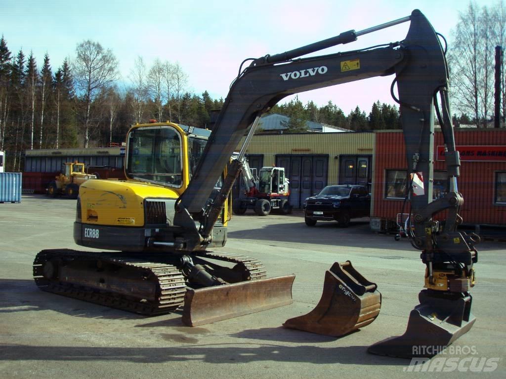 Volvo ECR 88 Средни екскаватори 7т - 12т