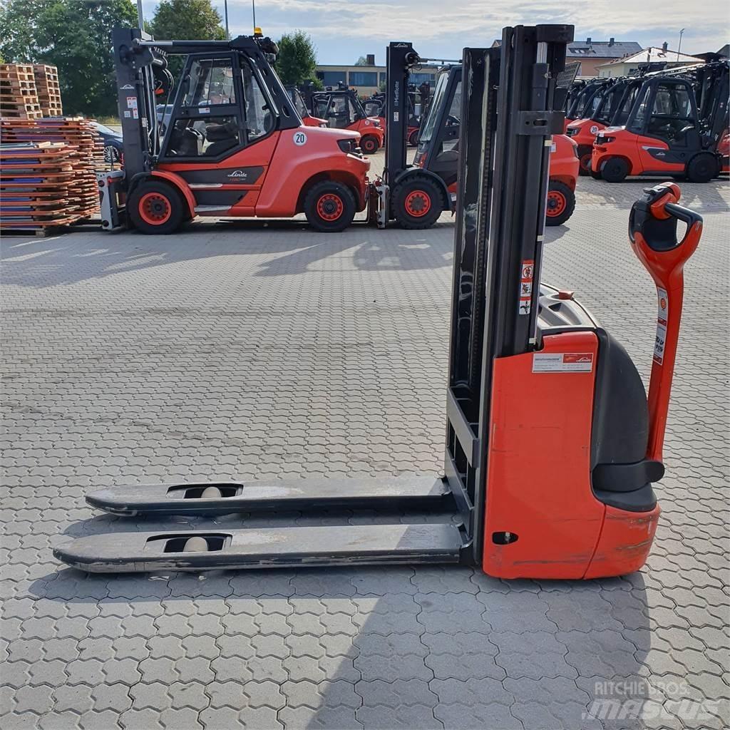 Linde L12 Колички високоповдигачи с теглич