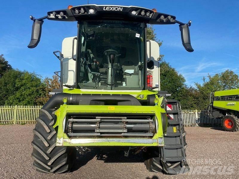 CLAAS LEXION 8600 Комбайни