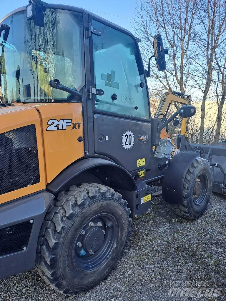 CASE 21 F Колесни товарачи