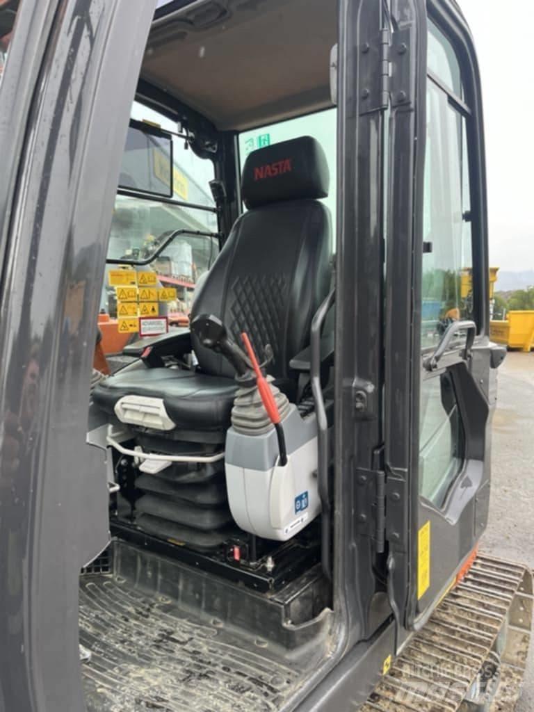 Hitachi ZX 85 US-6 Средни екскаватори 7т - 12т