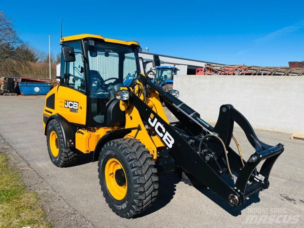 JCB 407 Многофункционални товарачи