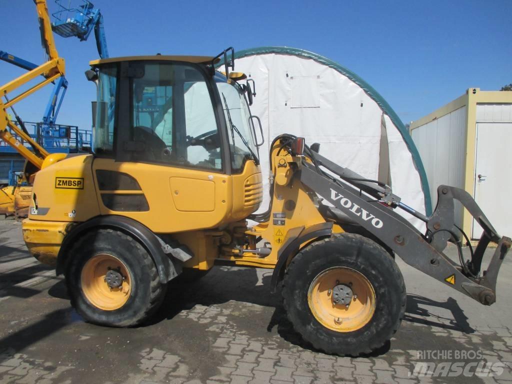Volvo L 25 F Колесни товарачи