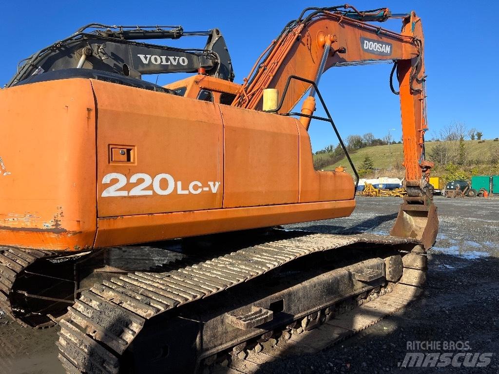 Doosan DX 220 Верижен екскаватор