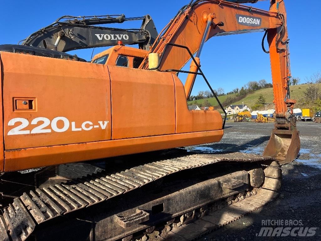 Doosan DX 220 Верижен екскаватор