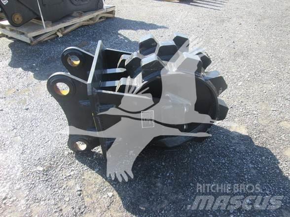 GIYI CAT 320 Гуми
