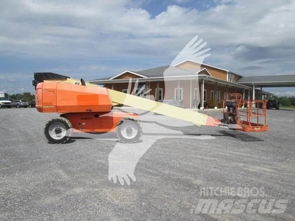 JLG 600S Телескопични повдигачи
