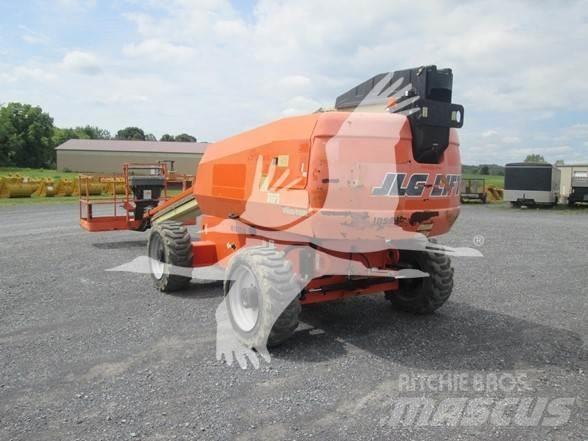 JLG 600S Телескопични повдигачи
