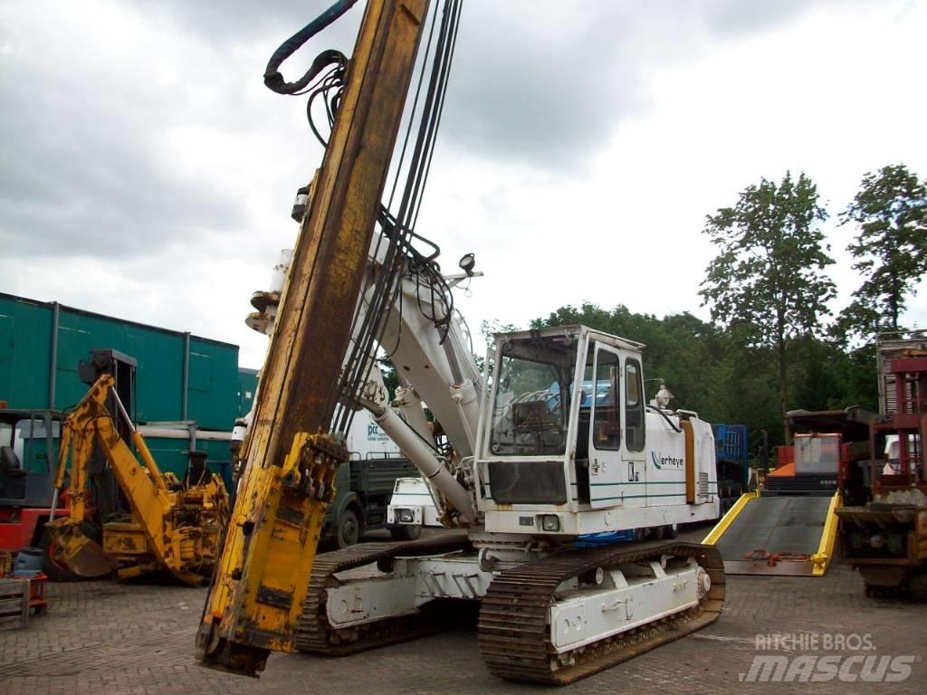 Liebherr R 942 Пилоти
