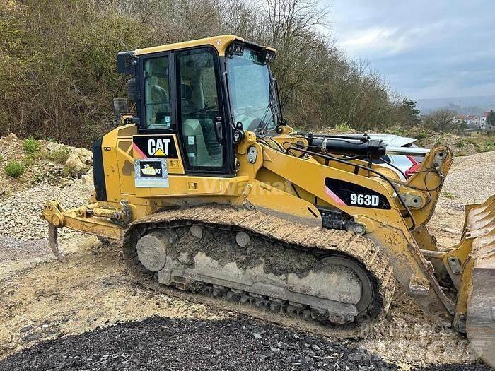 CAT 963D Колесни товарачи