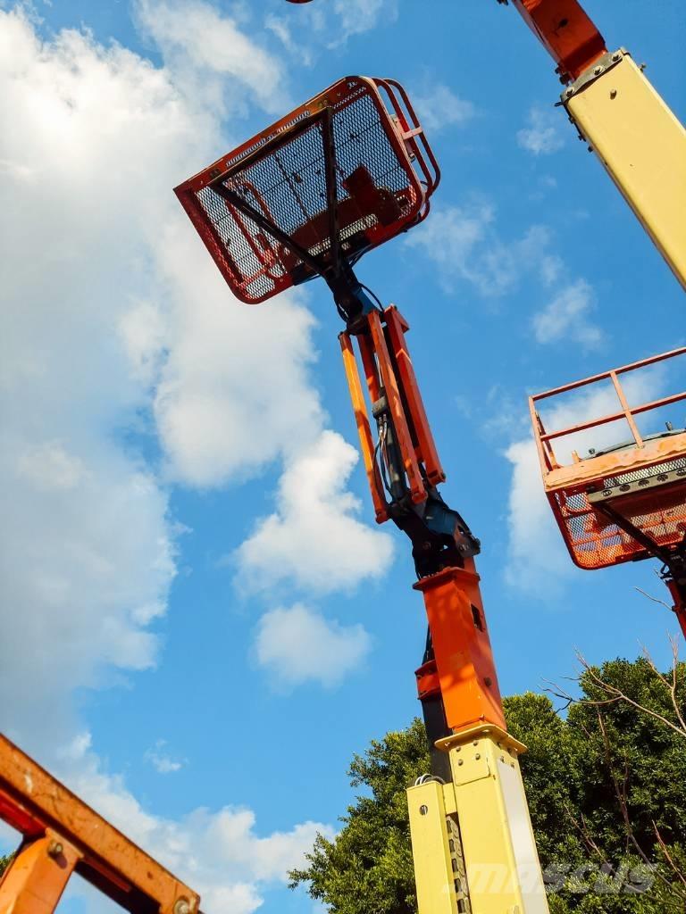 JLG E 300 AJP Съчленени стрелови подемници
