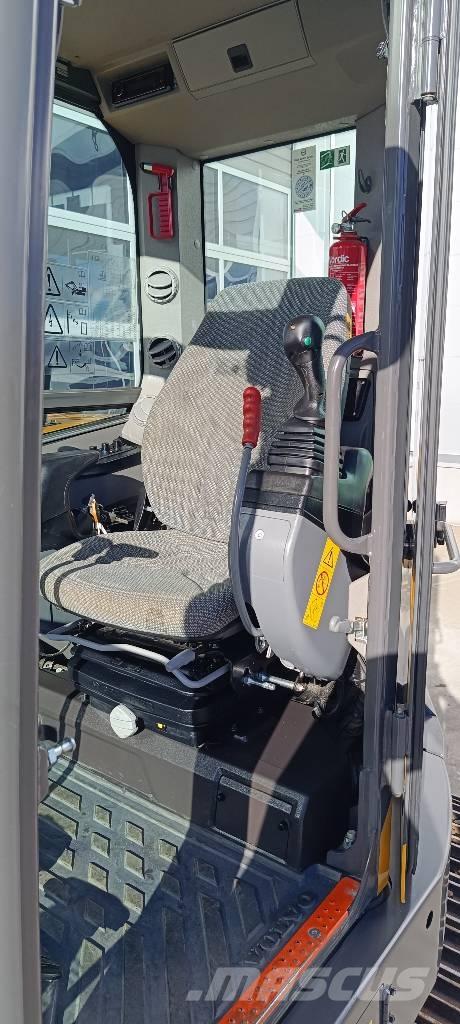 Volvo ECR88D Средни екскаватори 7т - 12т