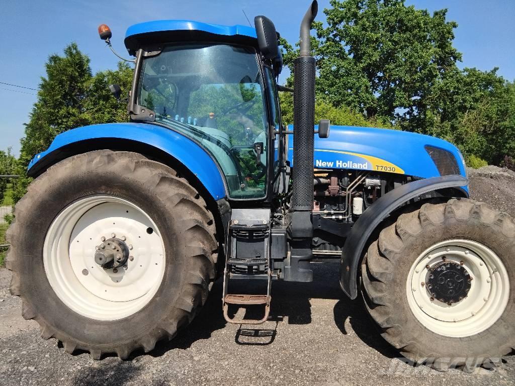 New Holland T7030 Трактори