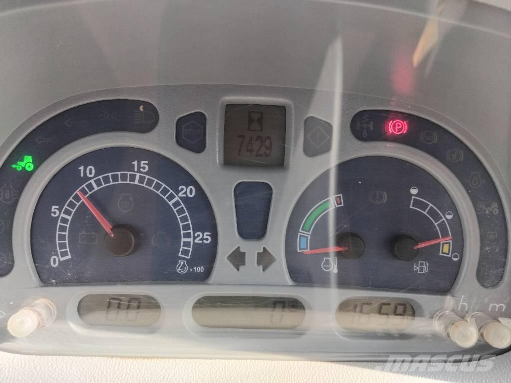 New Holland T7030 Трактори