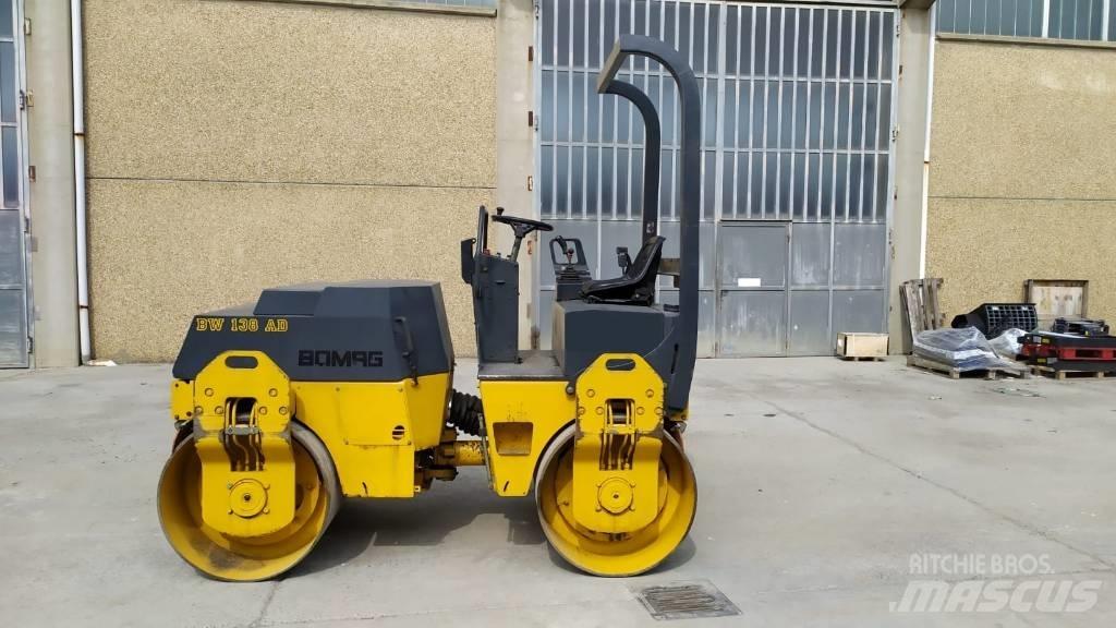 Bomag BW 138 AD Двойни барабанни ролки
