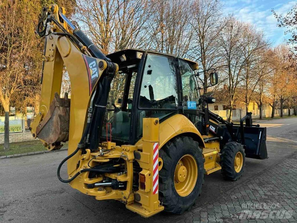 CAT 432 E Товарач със заден ексватор