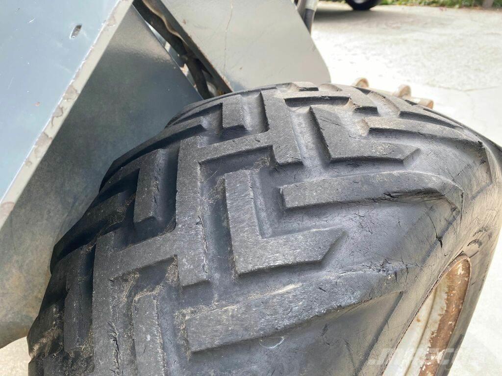 GiANT 332swt Колесни товарачи