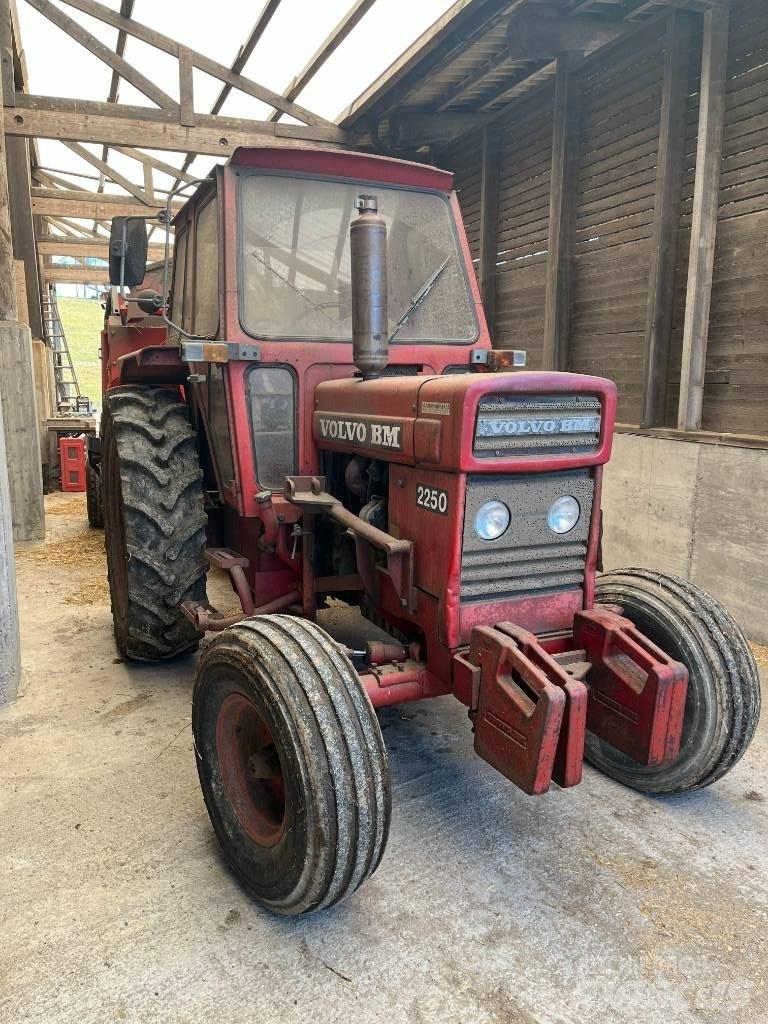 Volvo BM 2250 Трактори