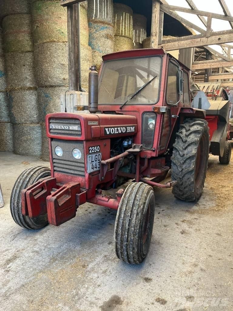 Volvo BM 2250 Трактори