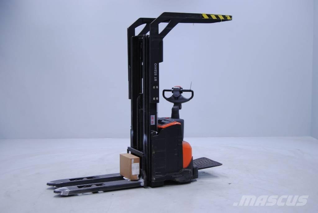 Toyota SWE120 Колички високоповдигачи с теглич