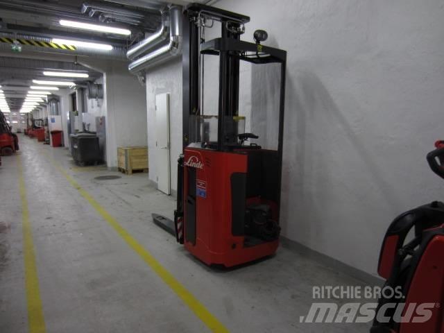 Linde L2000 Самоходни товарачи