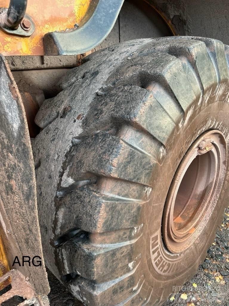 CAT 972MXE Колесни товарачи