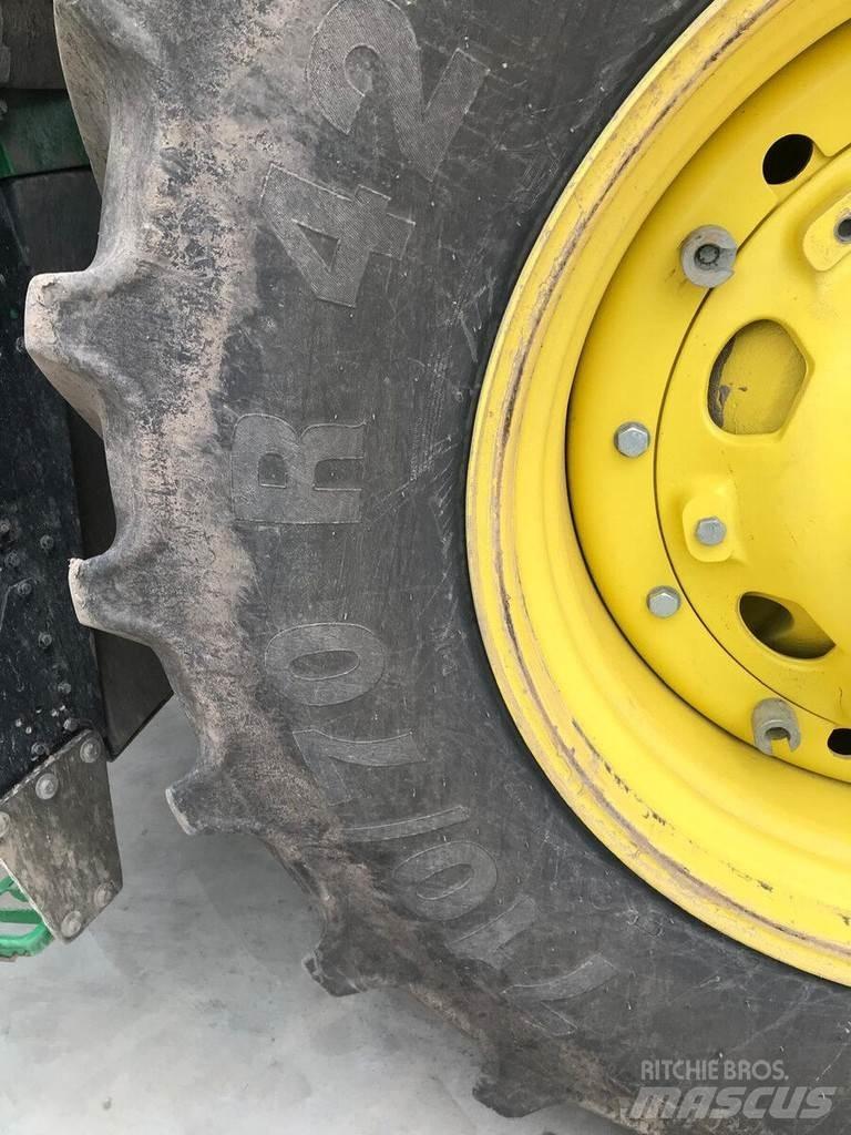John Deere 8R410 Трактори