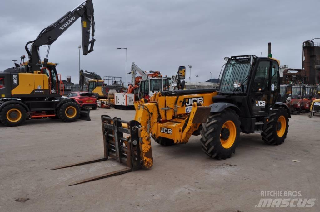 JCB 540-140 Телескопични товарачи