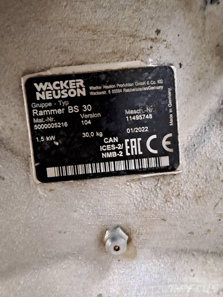 Wacker Neuson BS30 Пробки