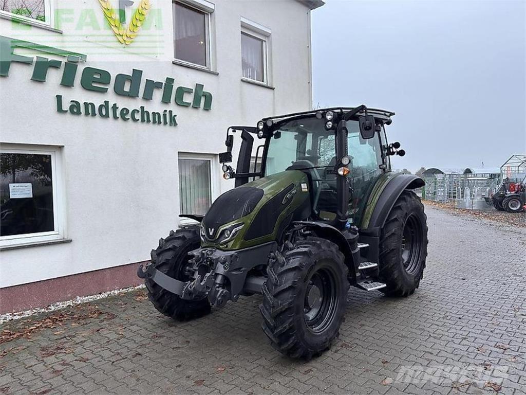 Valtra g135a Трактори