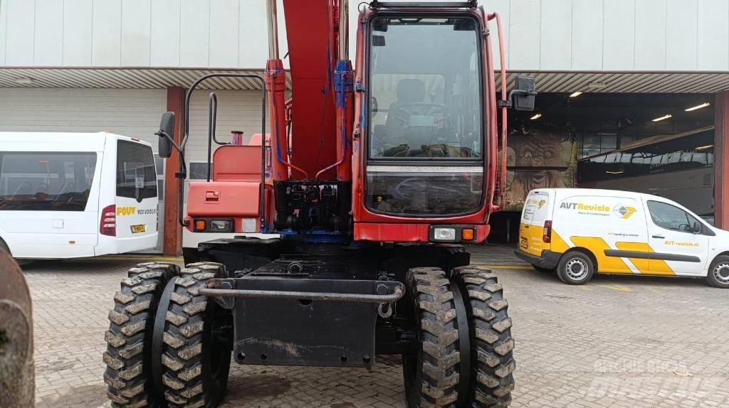Fiat-Hitachi EX135W Колесни екскаватори
