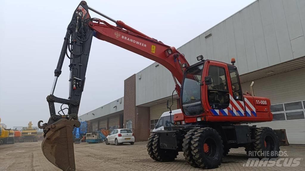 Fiat-Hitachi EX135W Колесни екскаватори