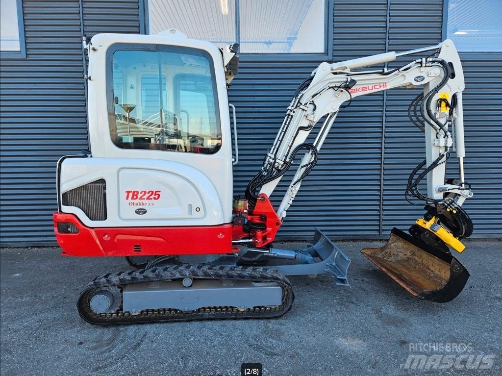 Takeuchi TB 225 Мини екскаватори < 7 т