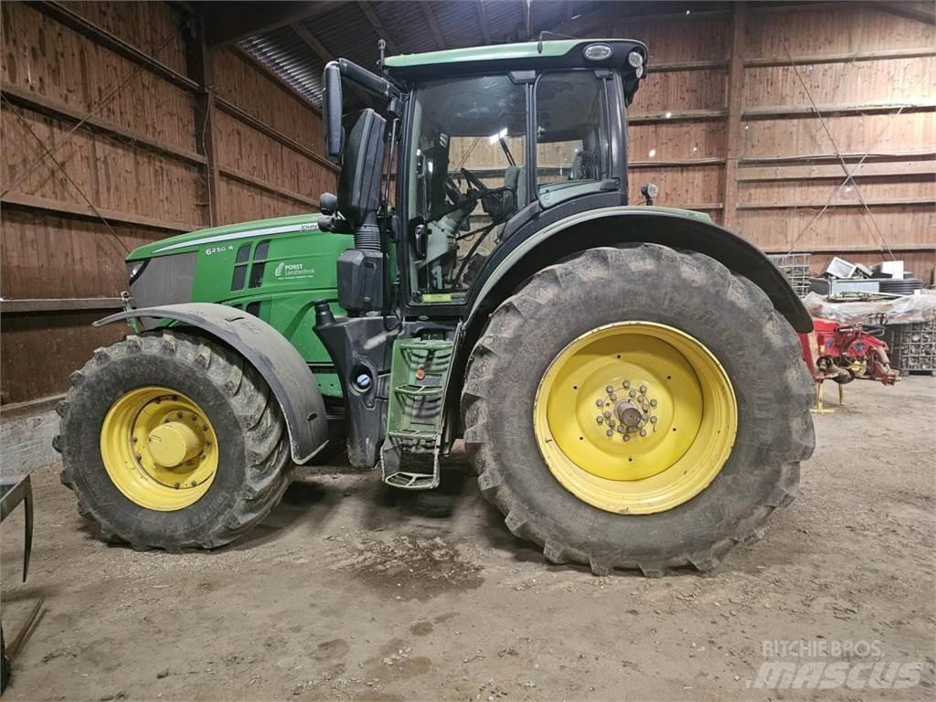 John Deere 6250 R Трактори