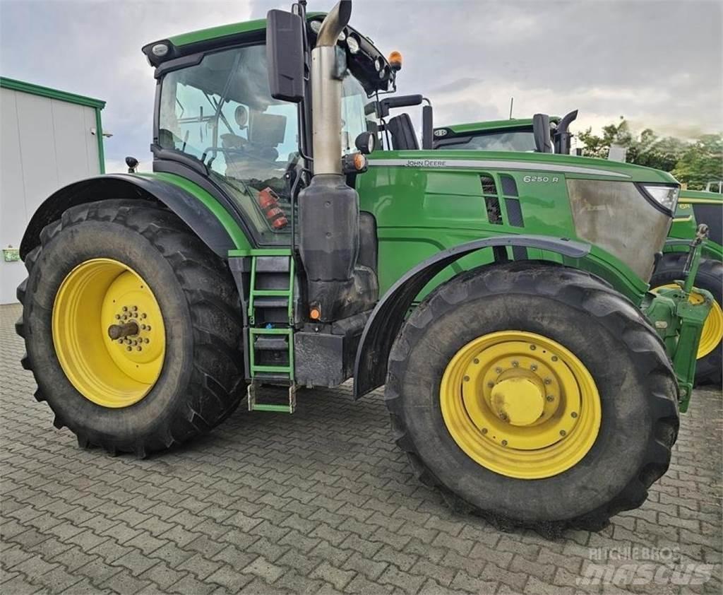 John Deere 6250 R Трактори