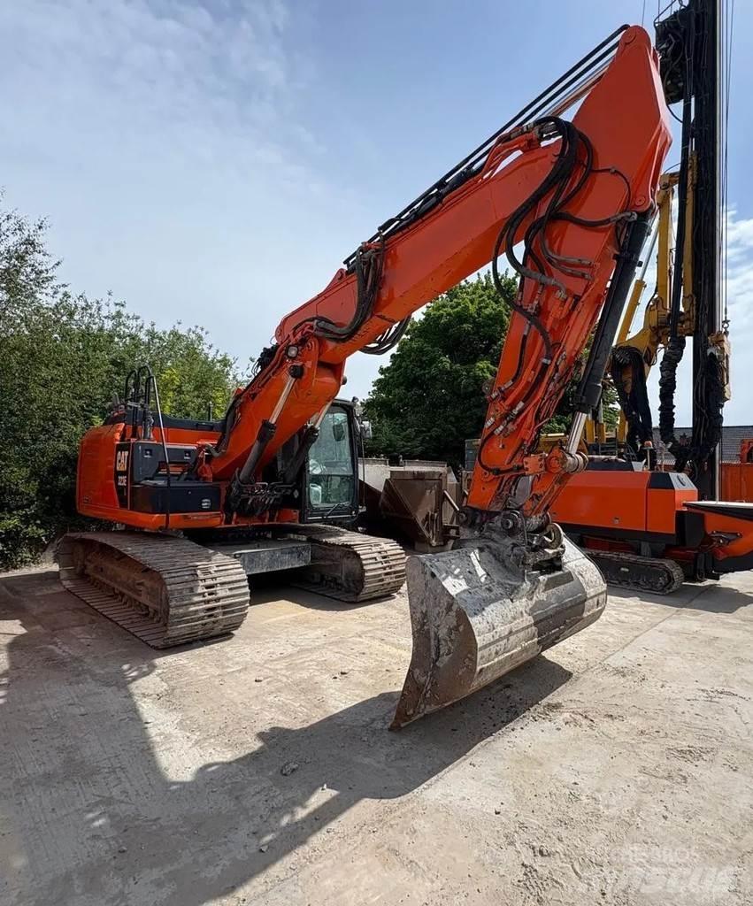 CAT 323E Верижен екскаватор